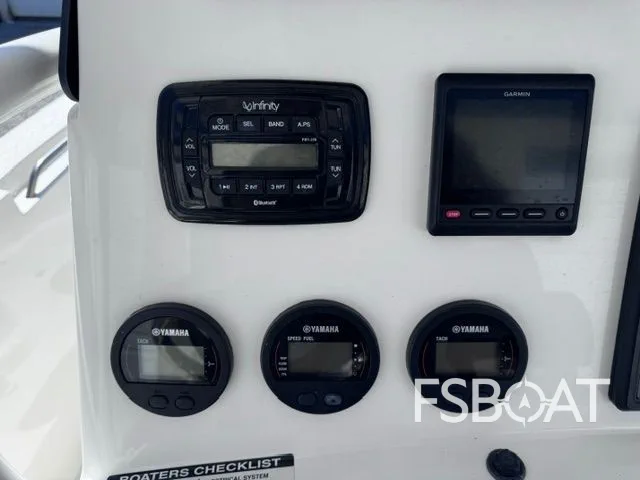 2015 NauticStar 25 XS - Media 18