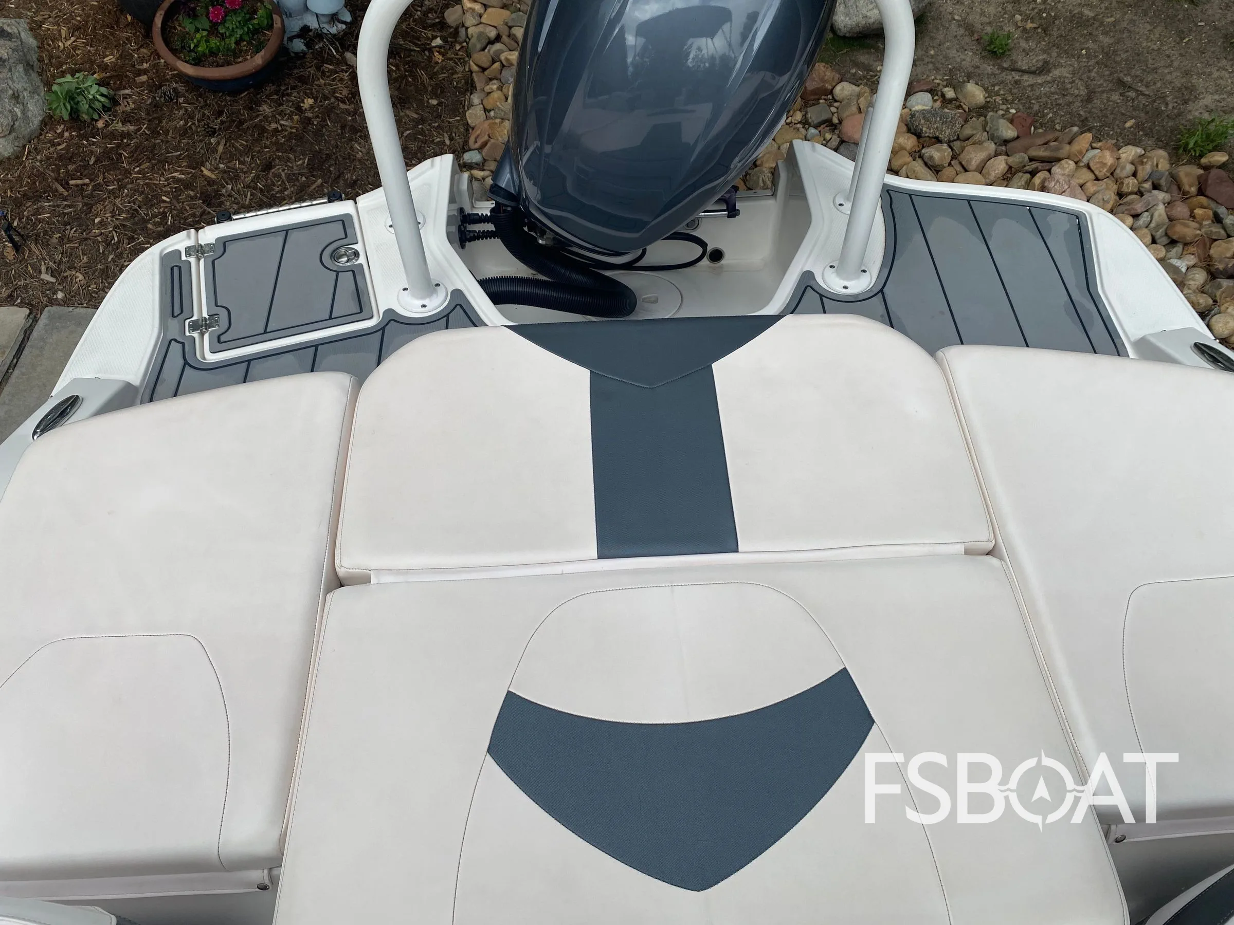 2020 Chaparral 21 SSi Ski & Fish OB - Media 11