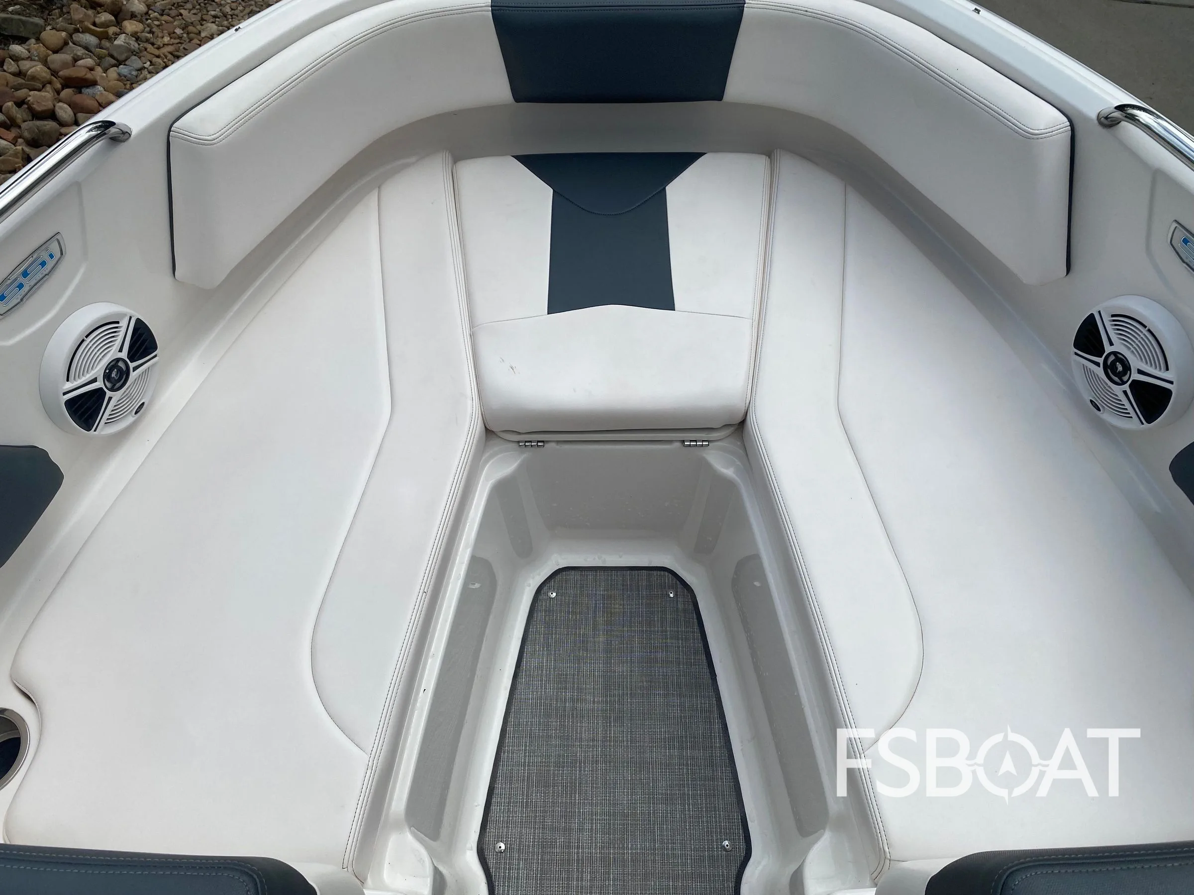 2020 Chaparral 21 SSi Ski & Fish OB - Media 6