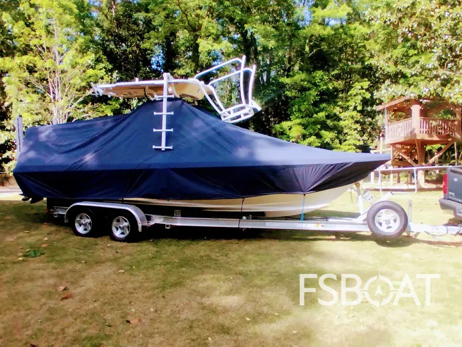 2005 Everglades 243 Center Console - Media 7
