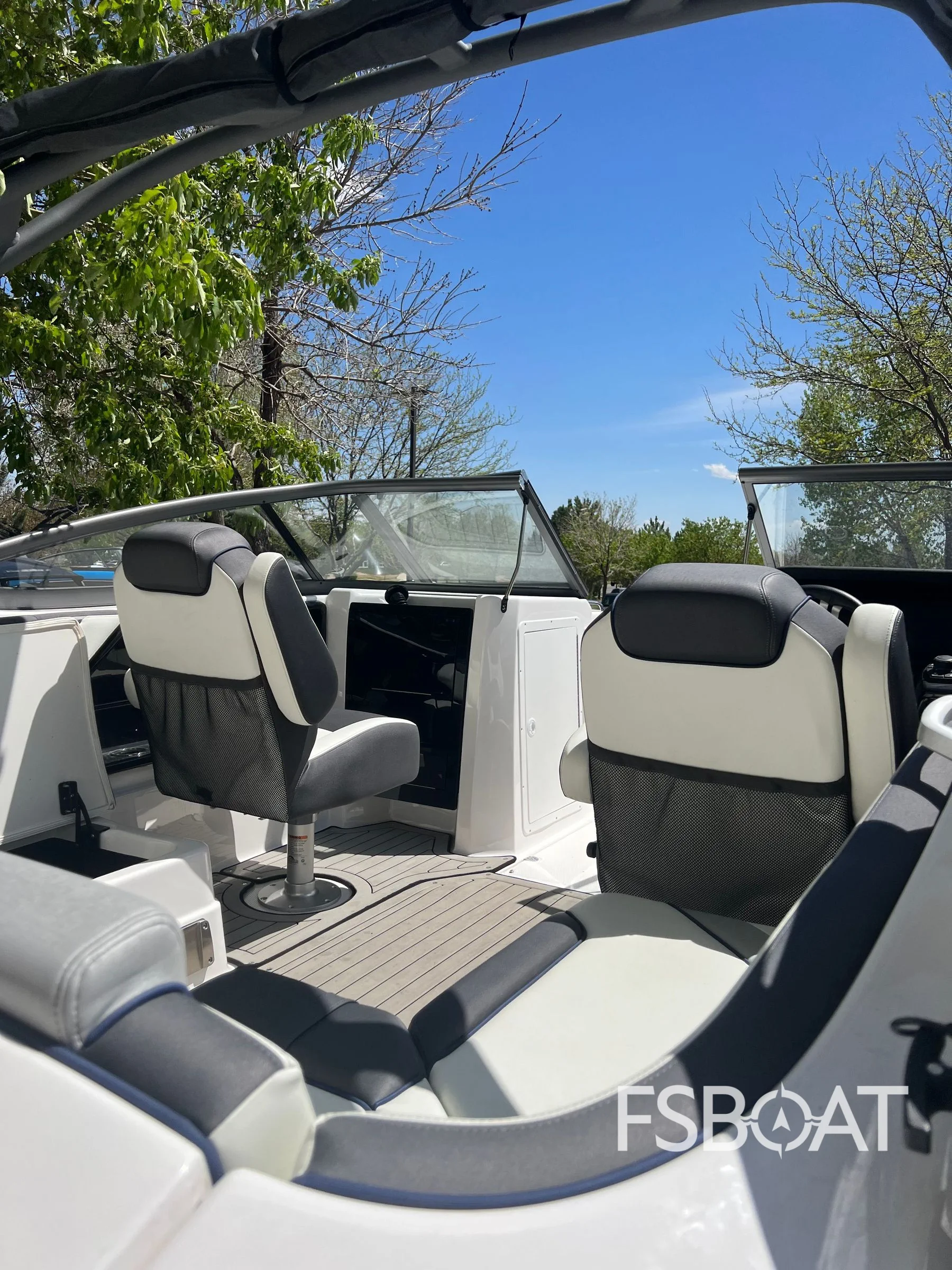 2020 Yamaha Boats 212S - Media 8
