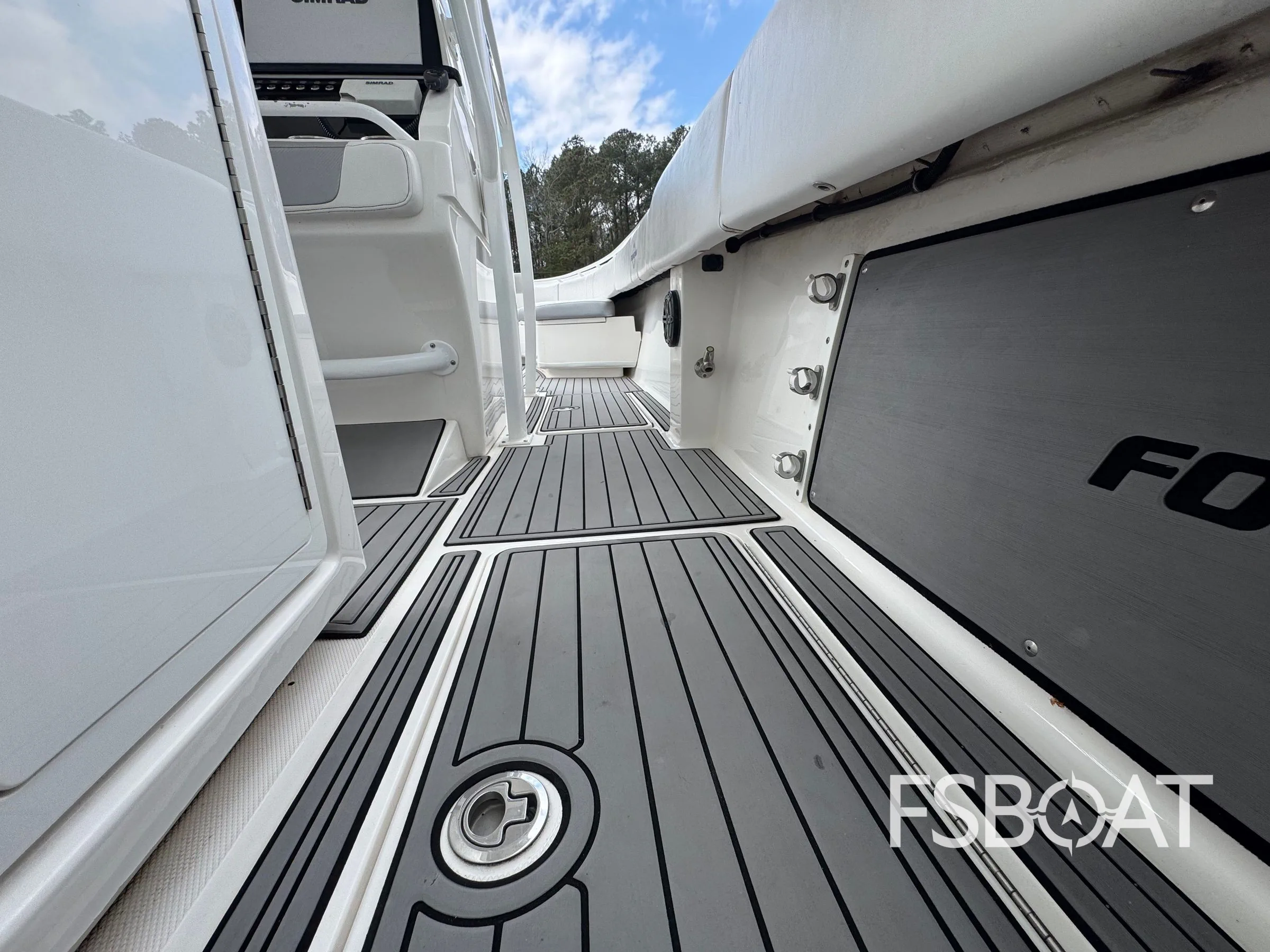 2019 Fountain 34 Center Console - Media 17