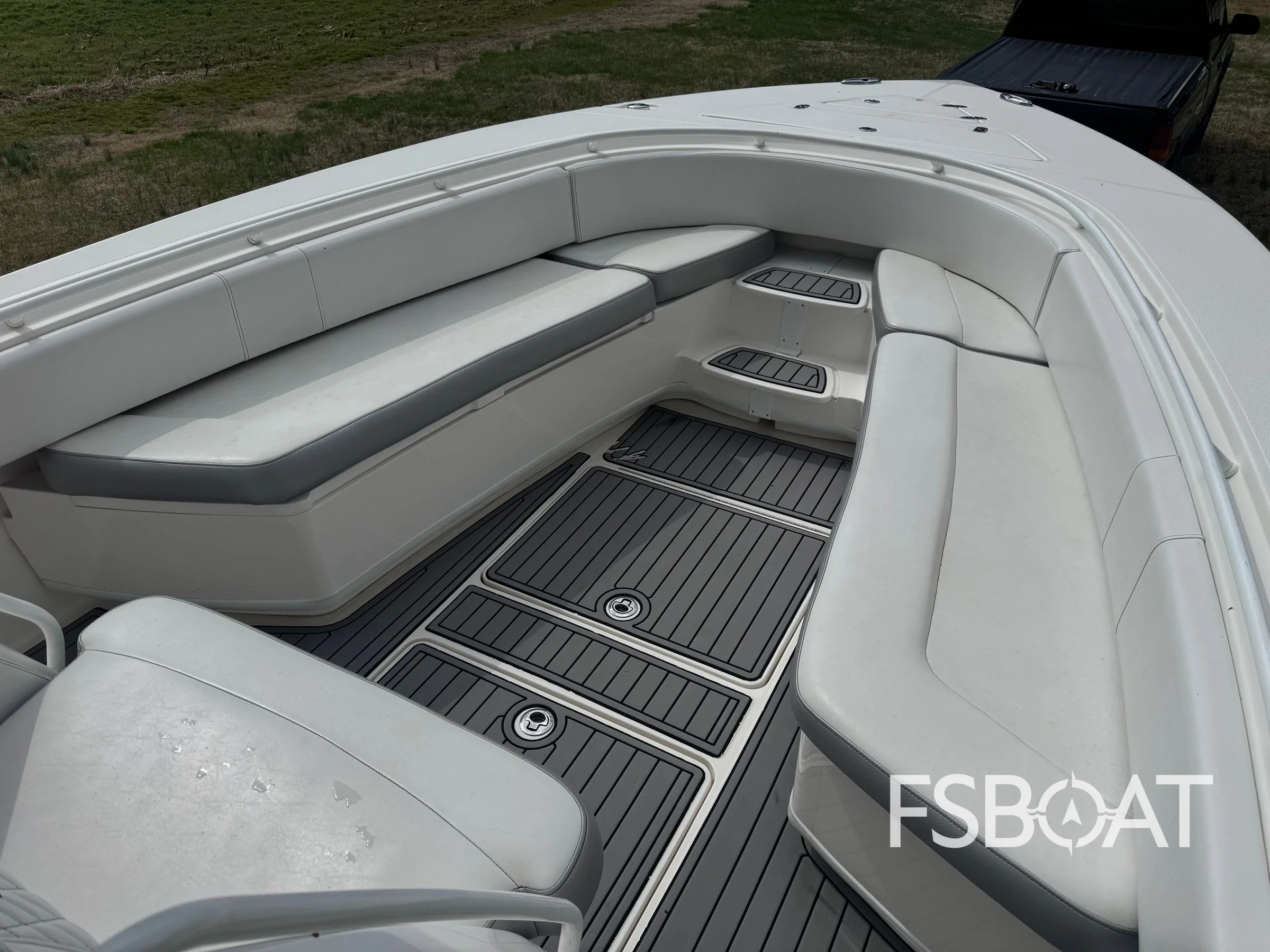 2019 Fountain 34 Center Console - Media 8