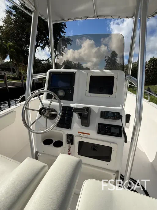 2006 Seaswirl Striper Center Console - Media 8