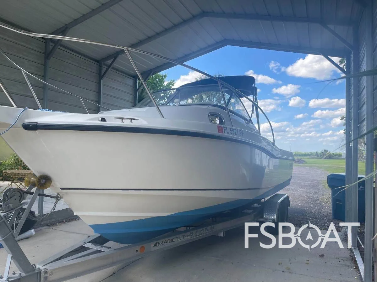 2010 Boston Whaler 235 Conquest - Media 2