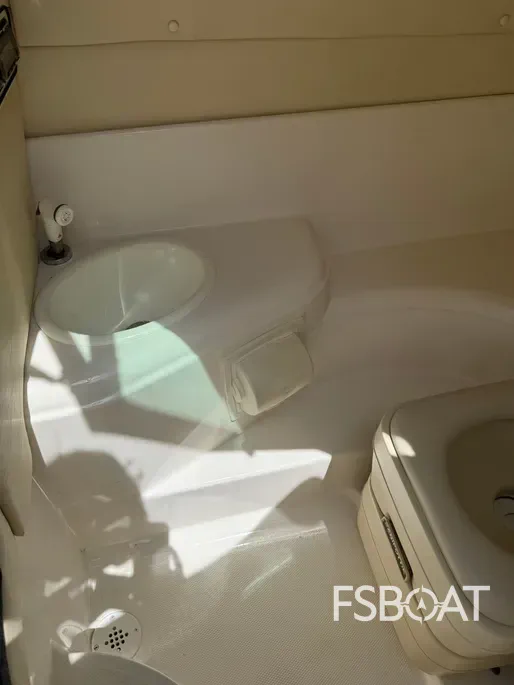 2005 Monterey 223 Explorer Sport - Media 8