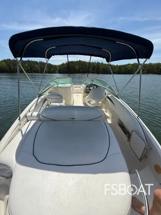 2005 Monterey 223 Explorer Sport - Media 12