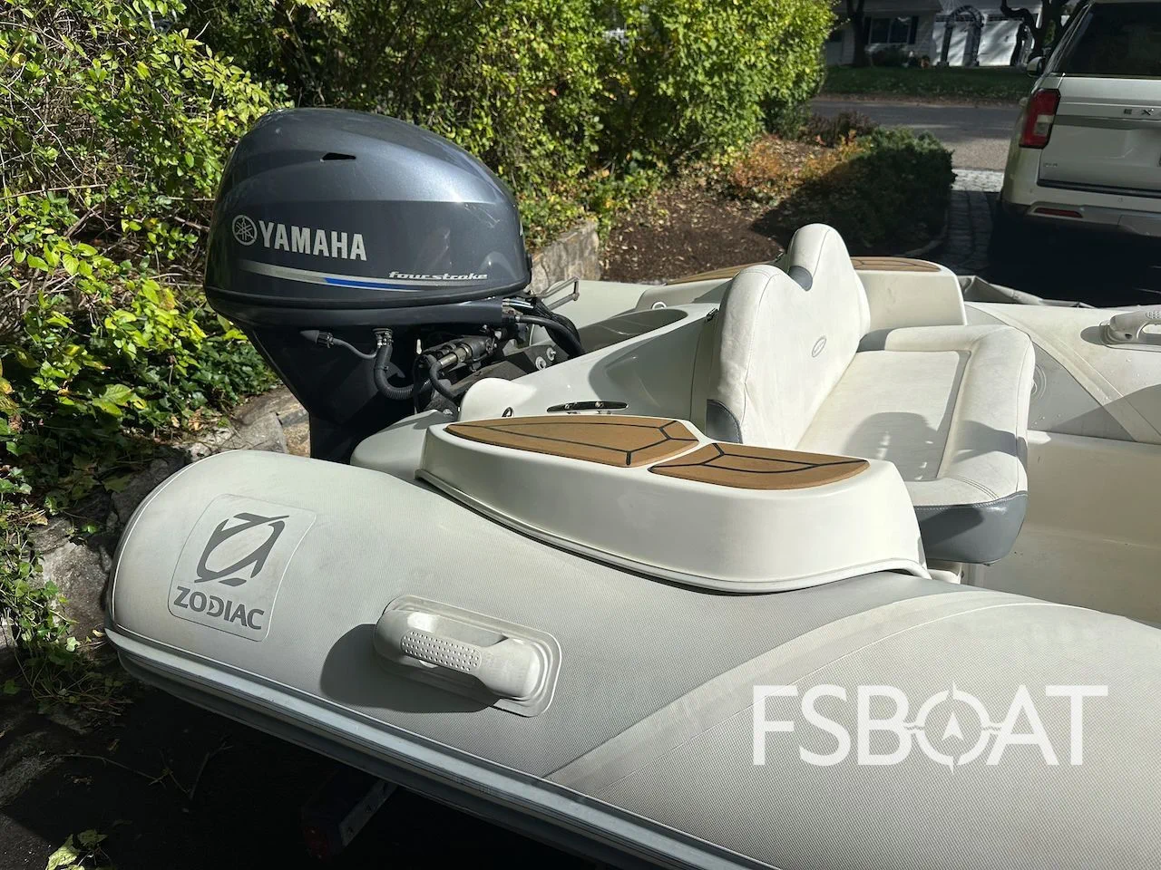2020 Zodiac Yachtline 340 - Media 5