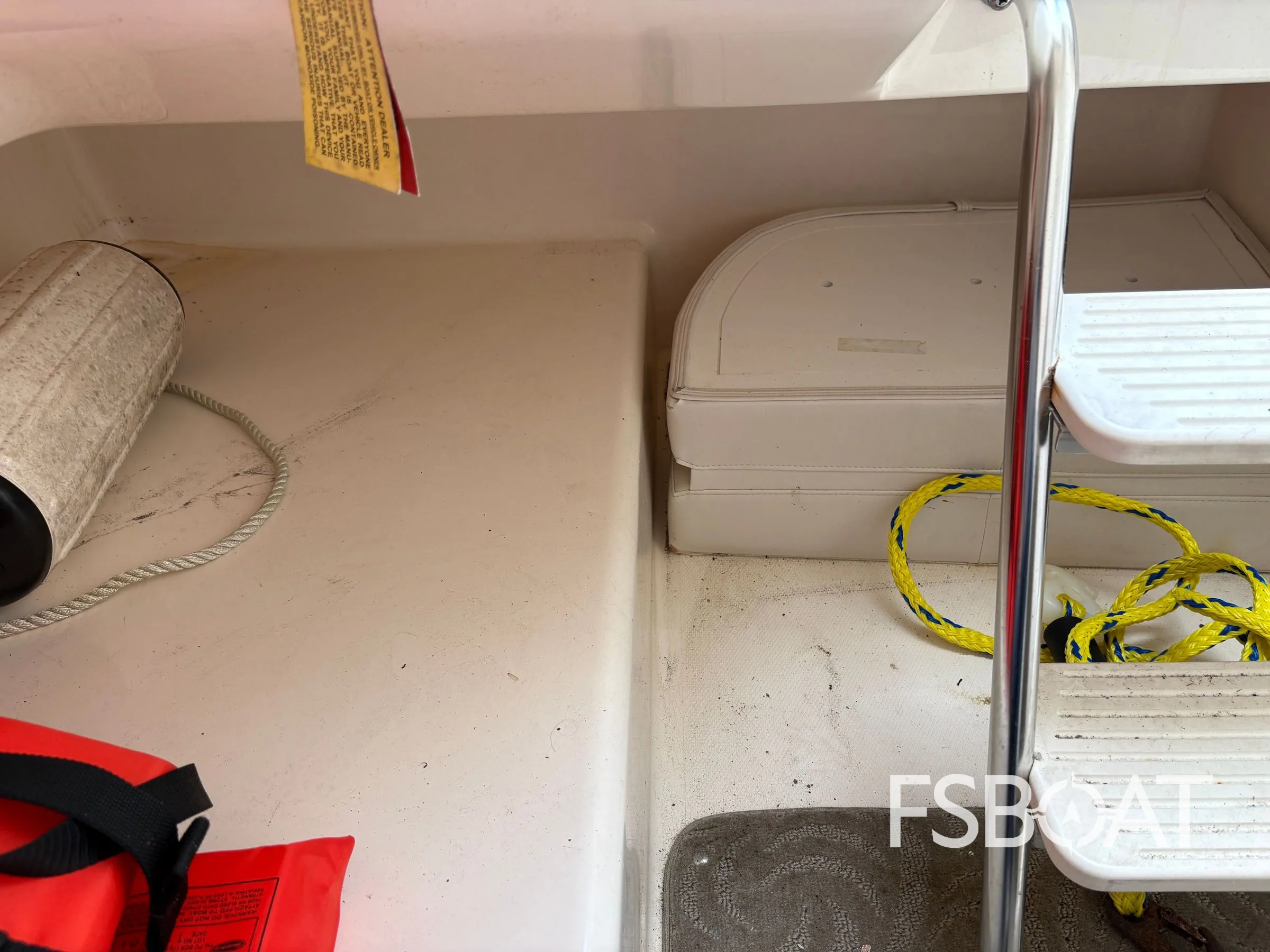 2009 Hurricane SunDeck 260 - Media 18