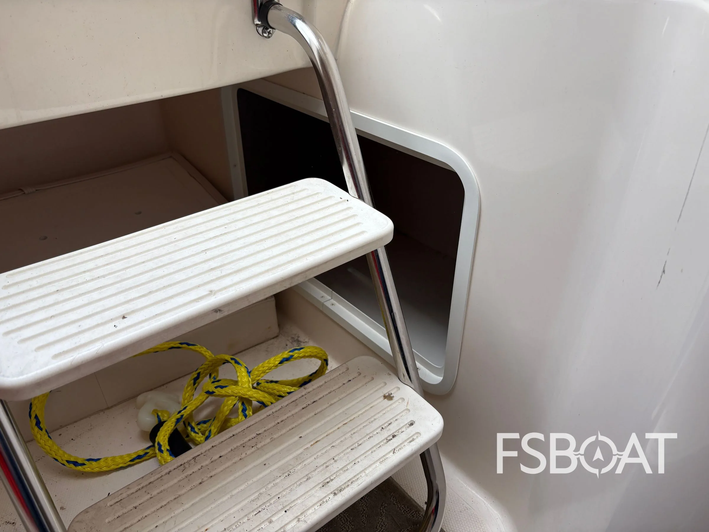 2009 Hurricane SunDeck 260 - Media 17