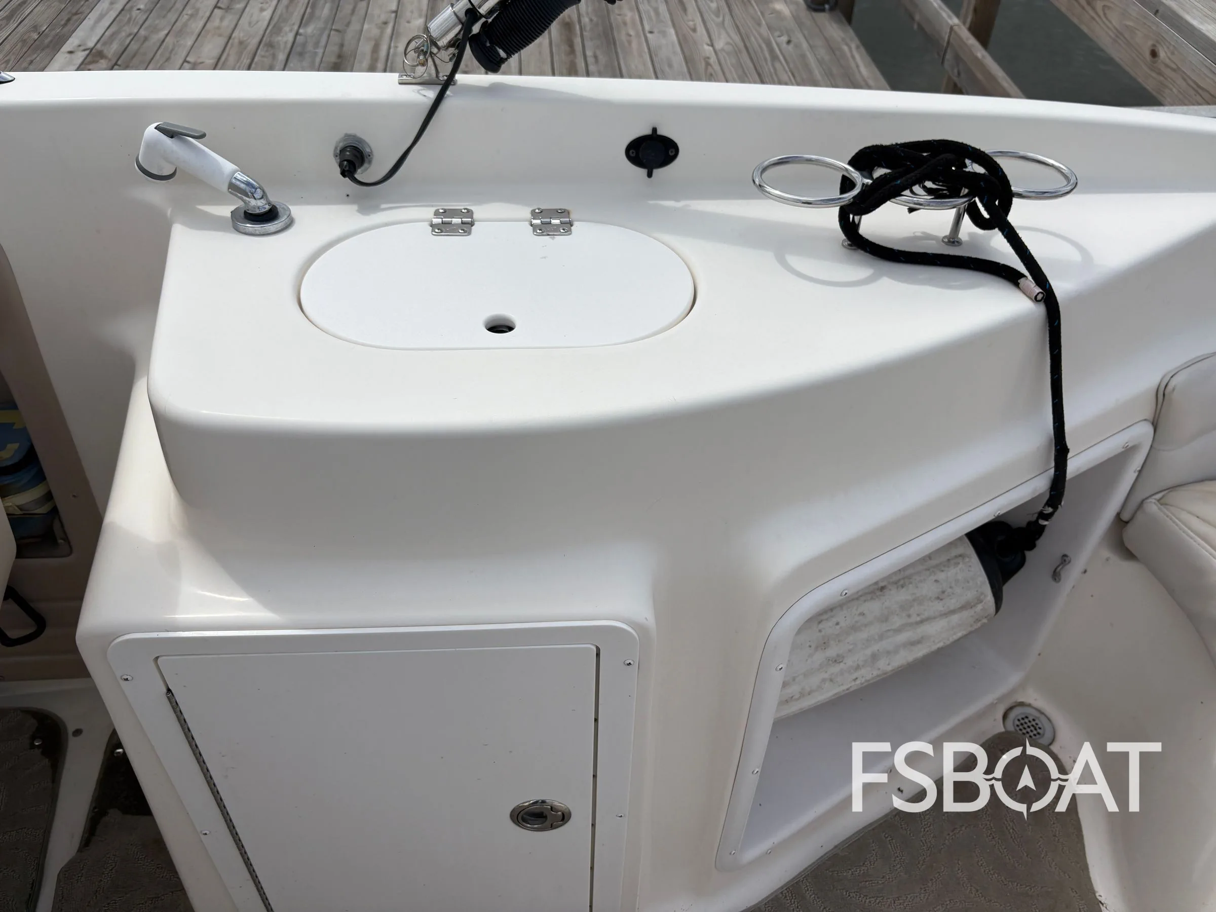 2009 Hurricane SunDeck 260 - Media 15