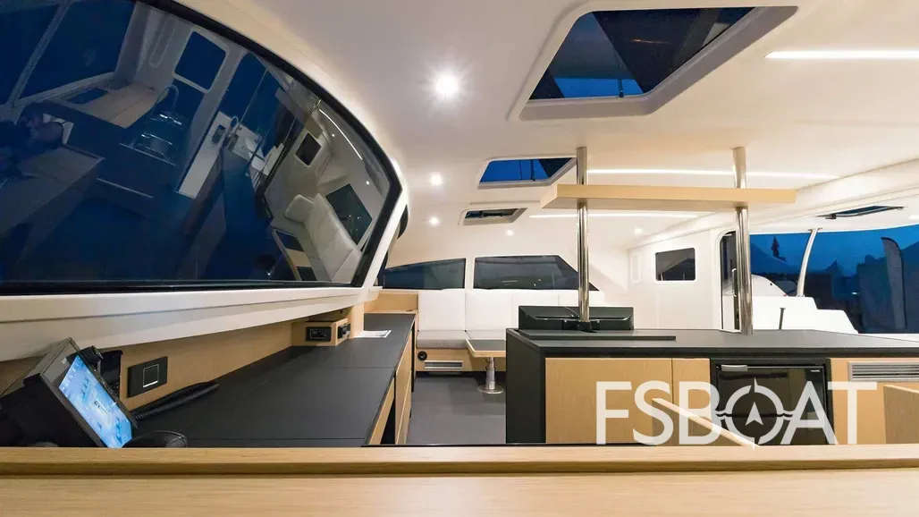 2018 Ice Yachts Ice Cat 61 - Media 16