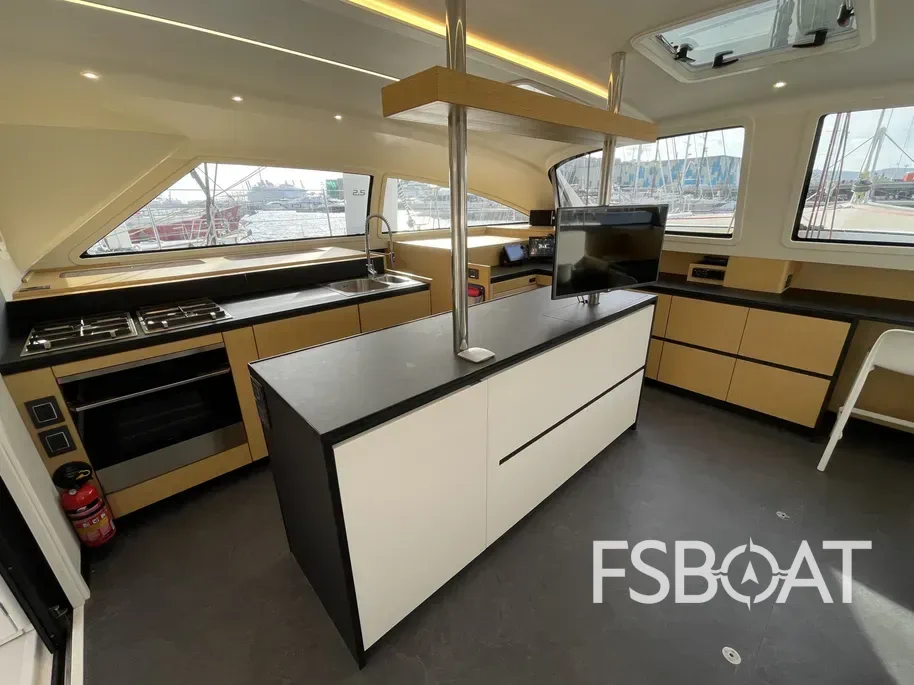 2018 Ice Yachts Ice Cat 61 - Media 12