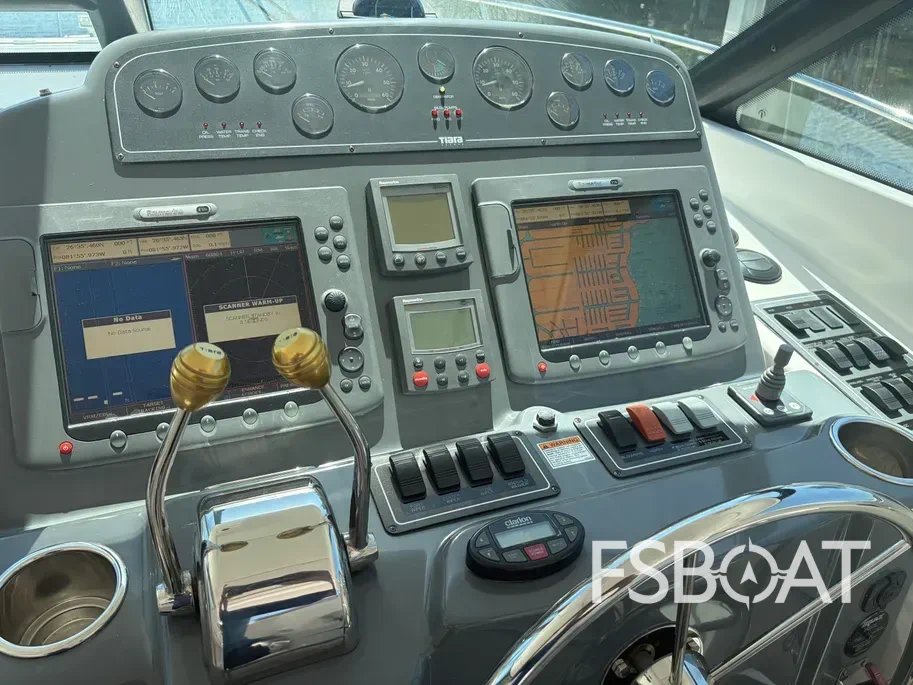 2005 Tiara Yachts Sovran - Media 10