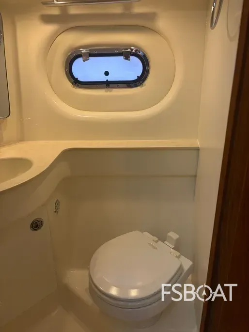 2005 Tiara Yachts Sovran - Media 19