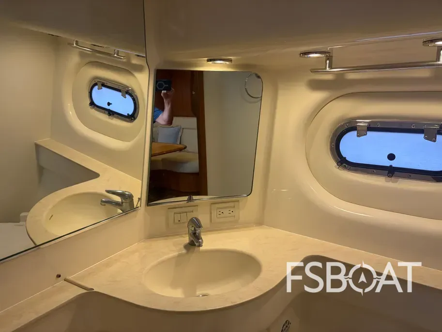 2005 Tiara Yachts Sovran - Media 18