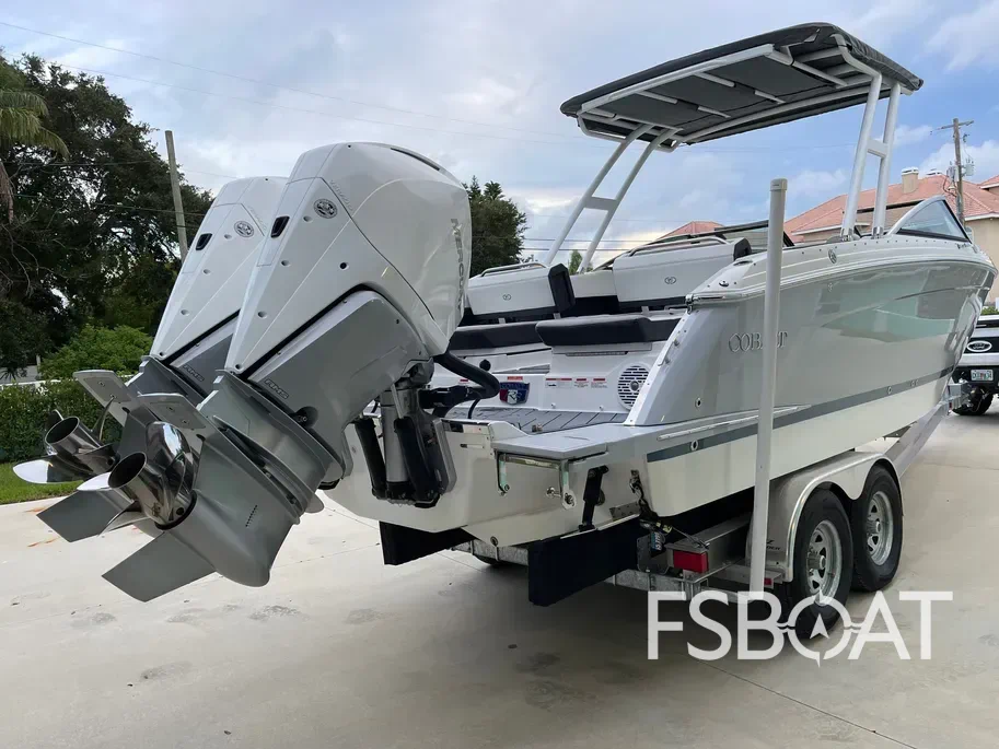 2022 Cobalt R8 Outboard - Media 4