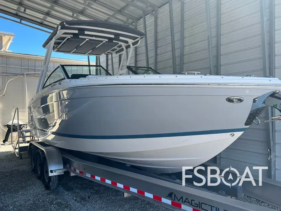 2022 Cobalt R8 Outboard - Media 2