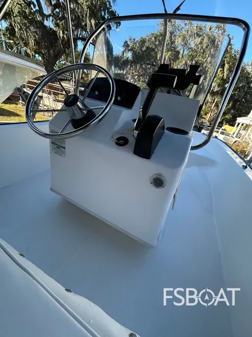 2006 Boston Whaler 150 Montauk - Media 12