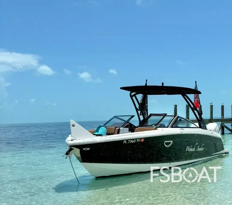 2024 Cobalt R8 Outboard - Media 2