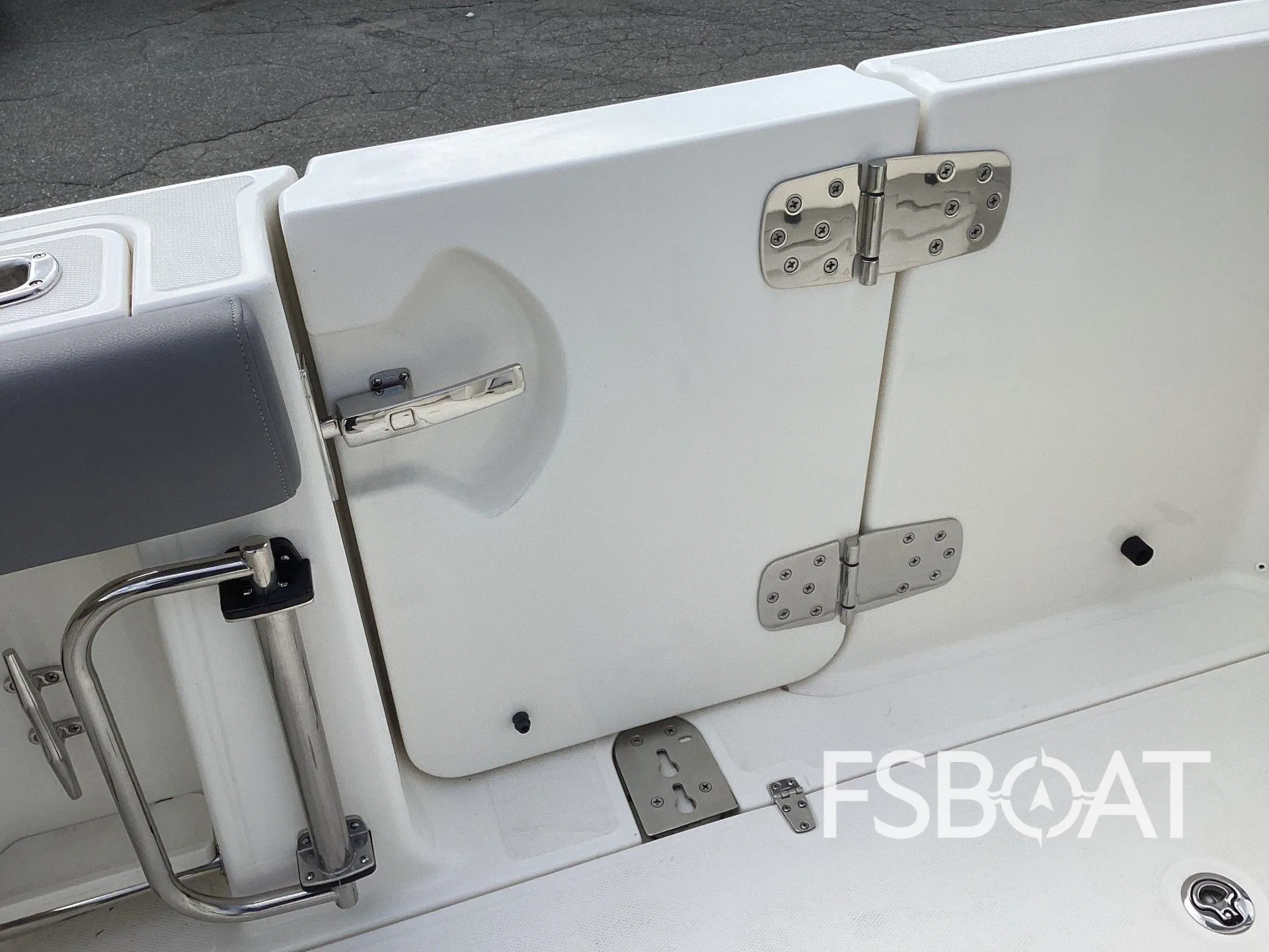 2023 Boston Whaler 280 Outrage - Media 11