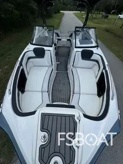 2018 Yamaha Boats 242 Limited S E-Series - Media 17