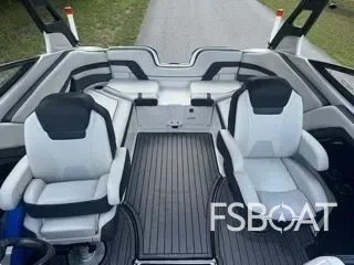 2018 Yamaha Boats 242 Limited S E-Series - Media 18