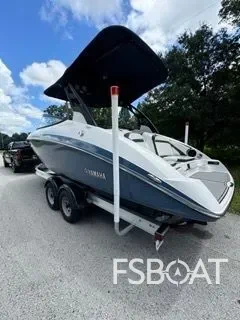 2018 Yamaha Boats 242 Limited S E-Series - Media 24