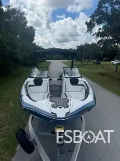 2018 Yamaha Boats 242 Limited S E-Series - Media 15