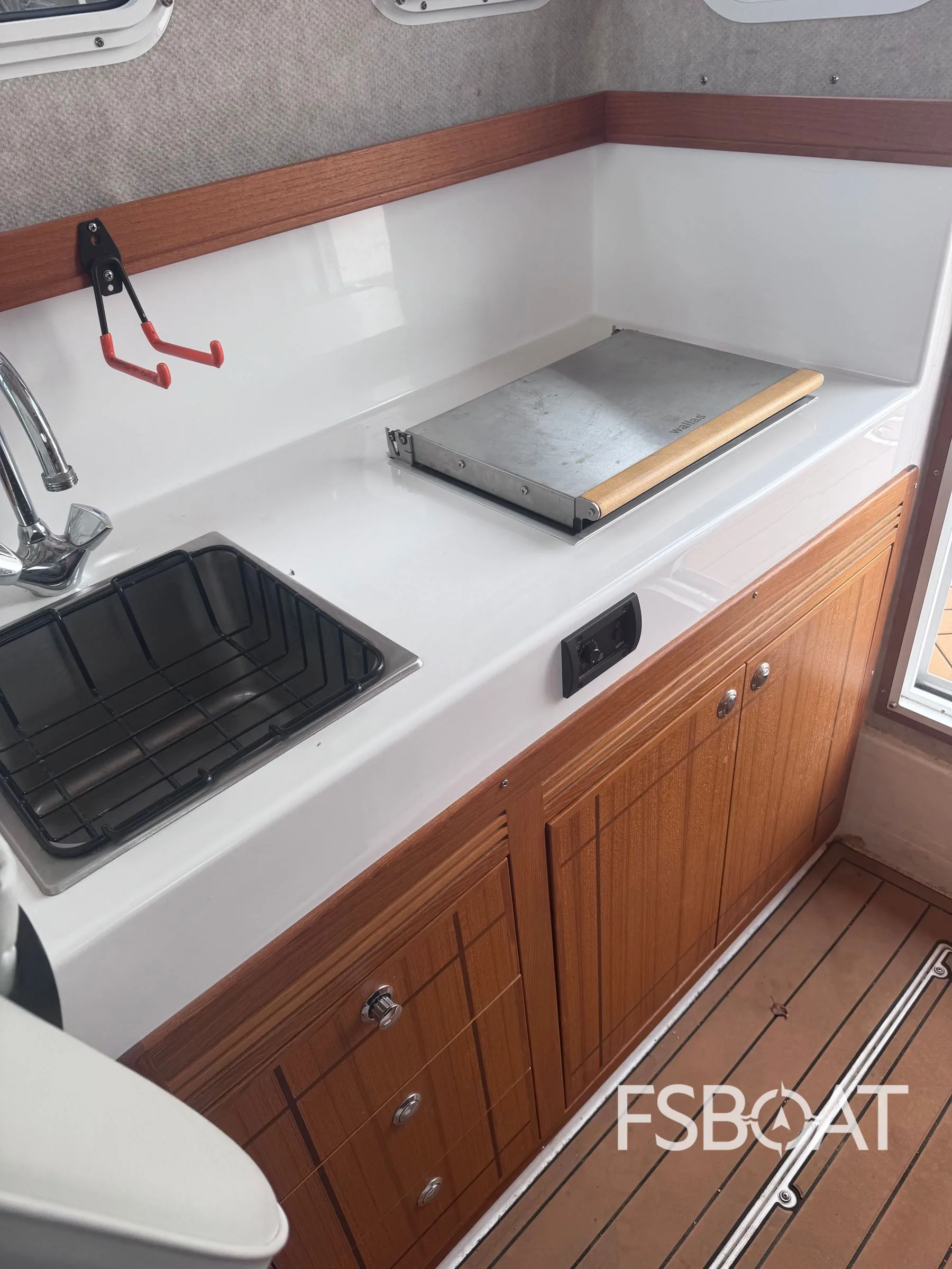 2020 SeaSport Kodiak 2600 - Media 10