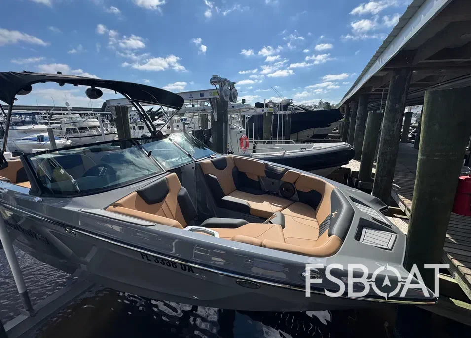 2025 MasterCraft XT24 - Media 9