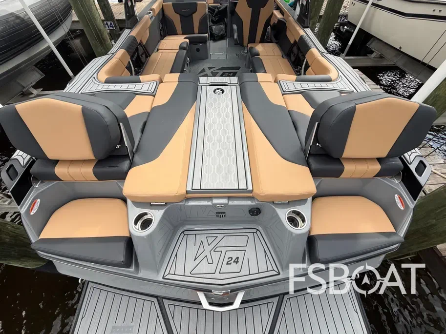 2025 MasterCraft XT24 - Media 6