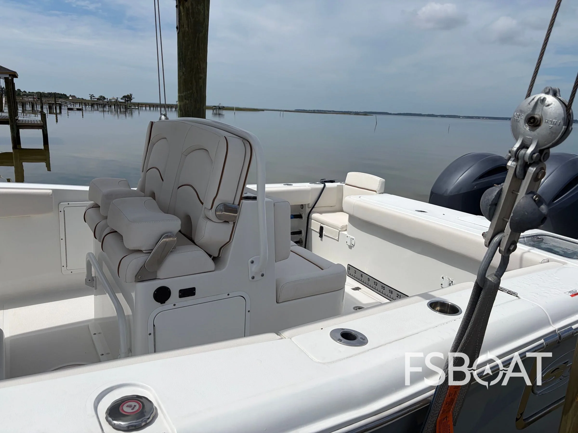 2021 Sea Hunt Gamefish 27 Forward Seating - Media 2
