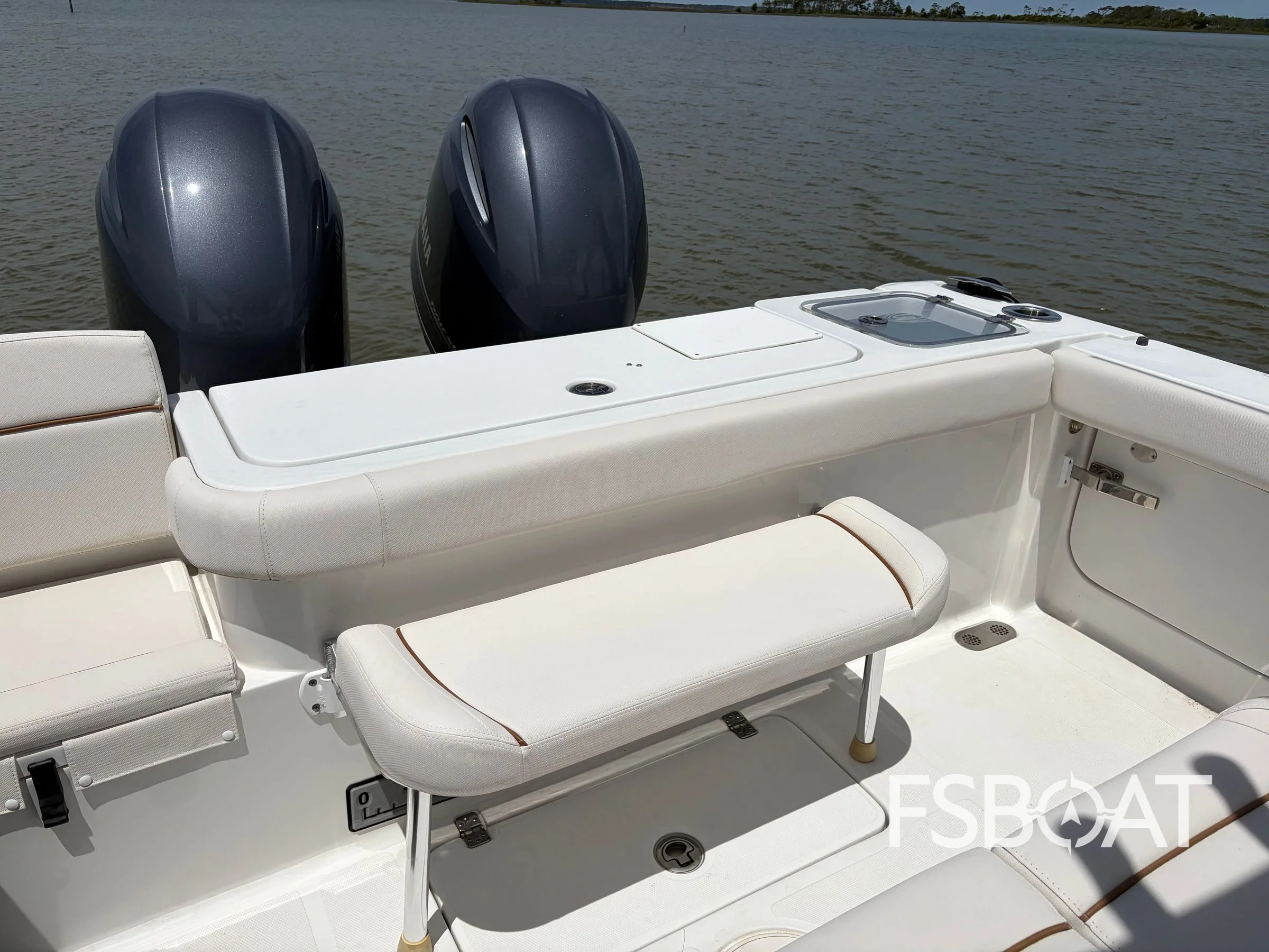 2021 Sea Hunt Gamefish 27 Forward Seating - Media 16