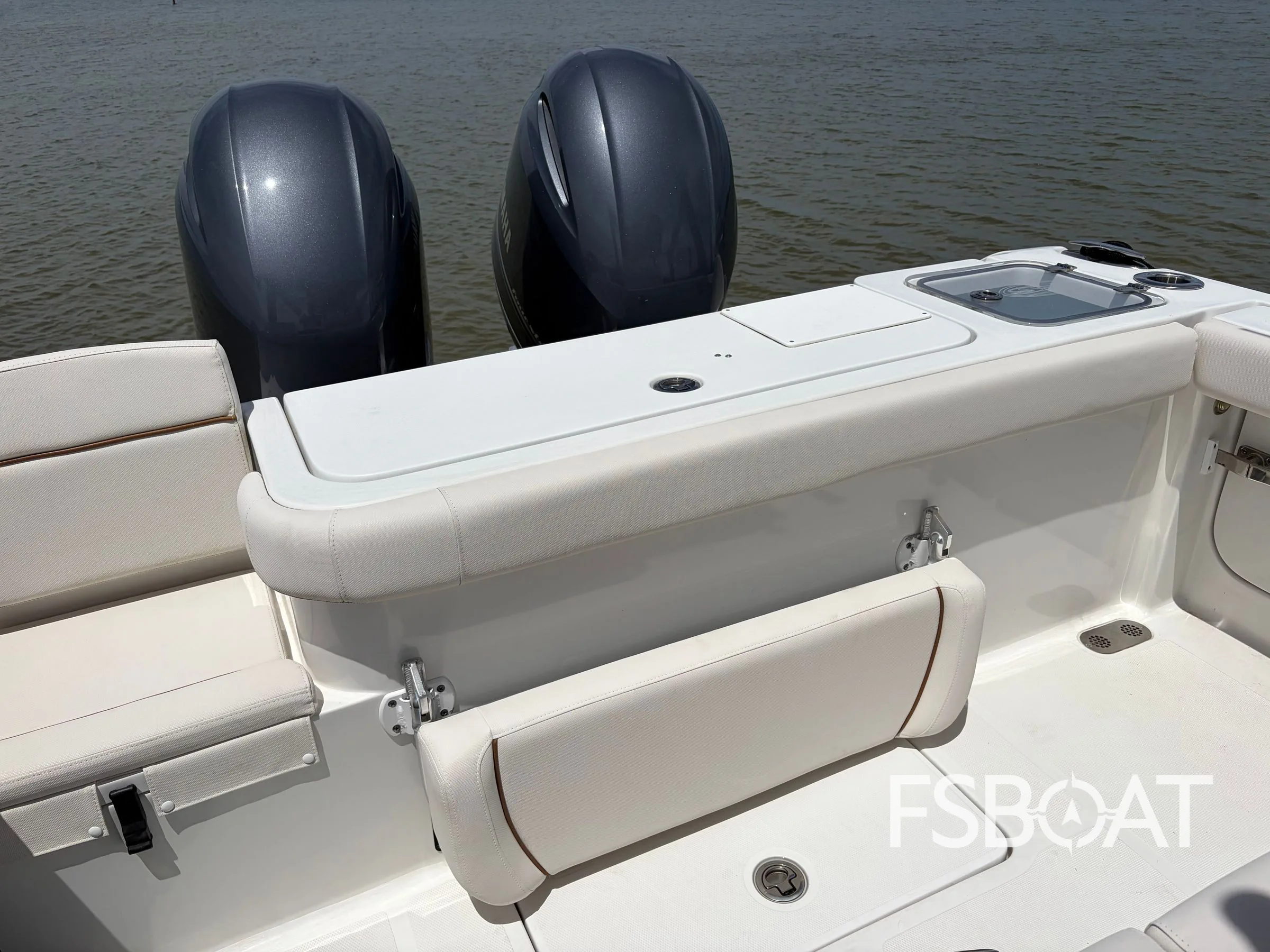 2021 Sea Hunt Gamefish 27 Forward Seating - Media 15