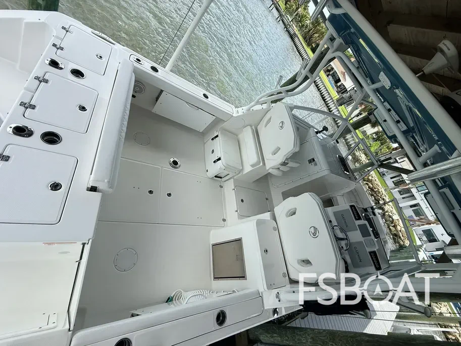 2020 Edgewater 280CX Crossover - Media 11