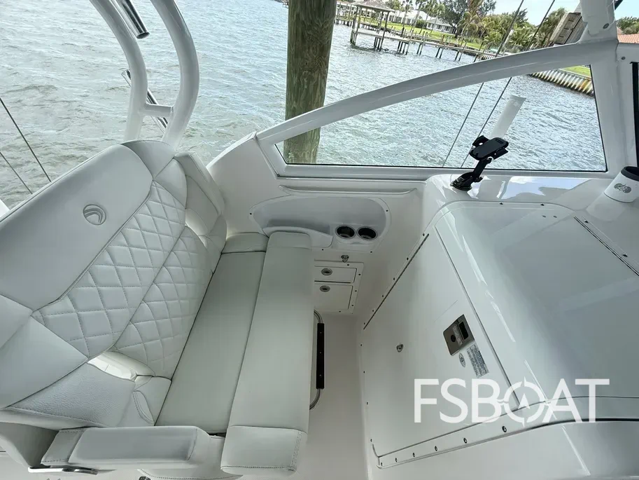 2020 Edgewater 280CX Crossover - Media 17