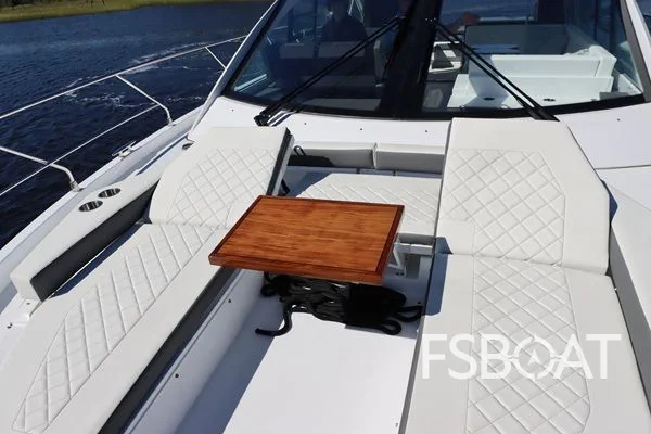 2023 Cruisers Yachts Cantius 50 - Media 5