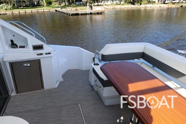 2023 Cruisers Yachts Cantius 50 - Media 7