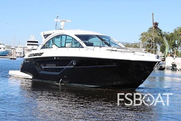 2023 Cruisers Yachts Cantius 50 - Media 3