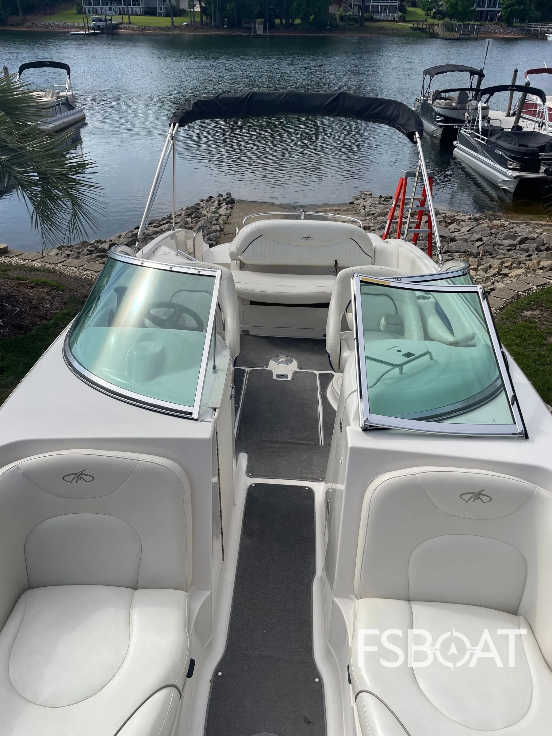 2003 Monterey 253 Explorer Sport - Media 21