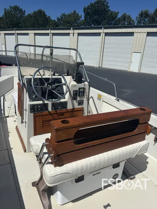 1987 Boston Whaler Outrage V20 - Media 11