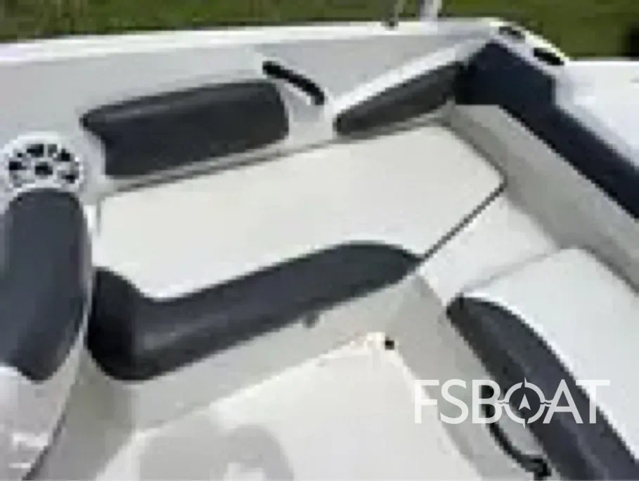 2019 Stingray 182 SC - Media 10