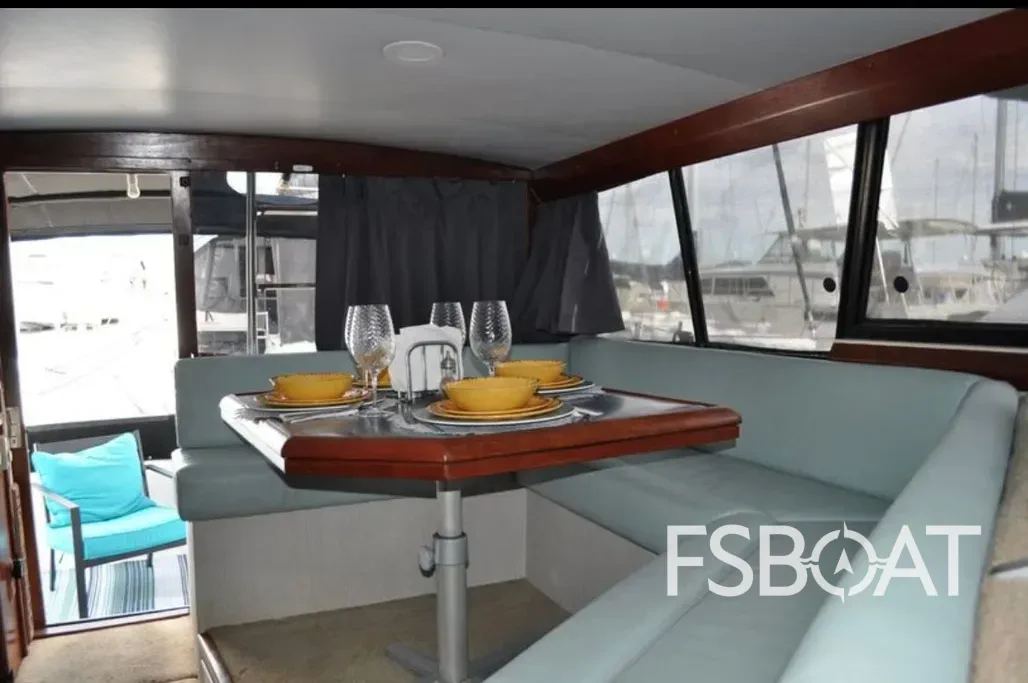 1991 Bayliner 3888 Motoryacht - Media 3