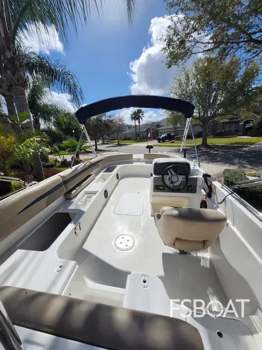 2021 Hurricane SunDeck 201 OB - Media 10