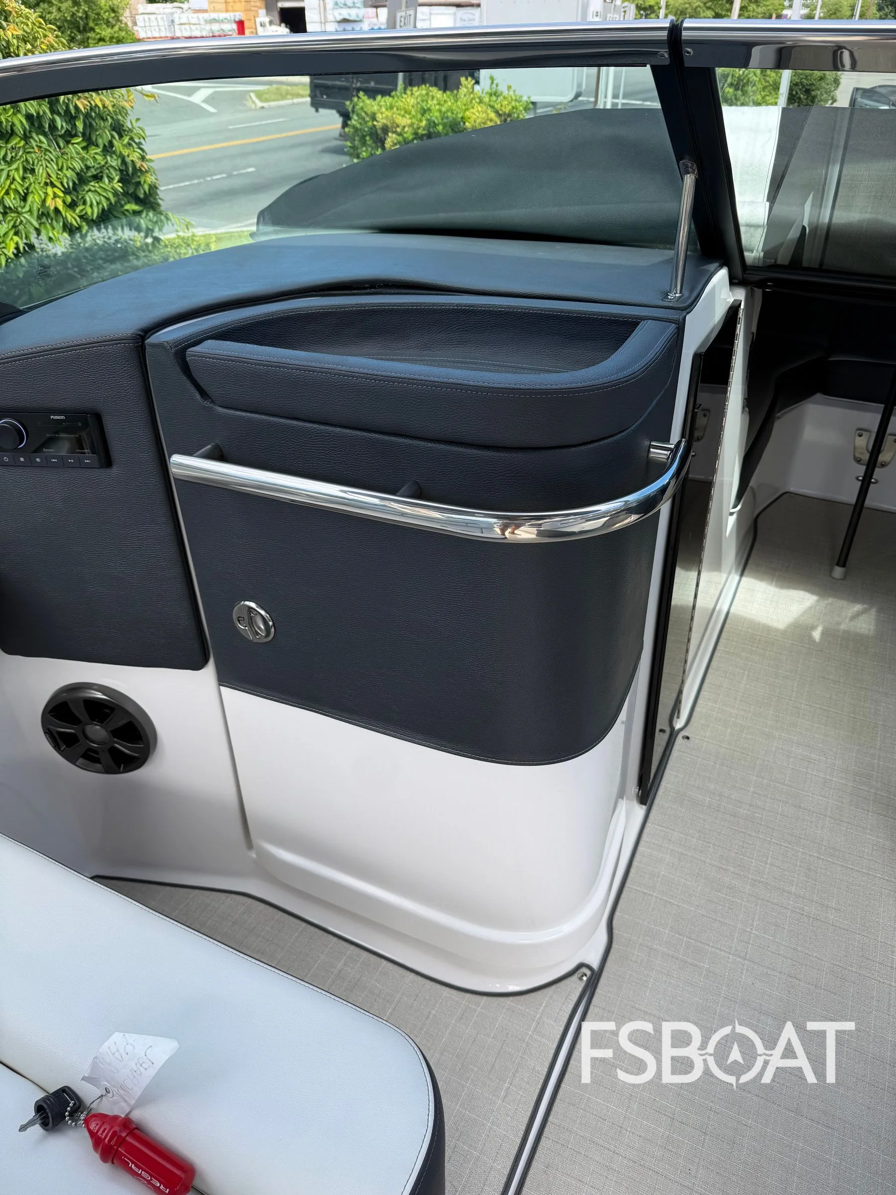 2022 Regal LX4 - Media 17