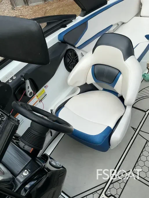 2021 Scarab 215 ID - Media 16