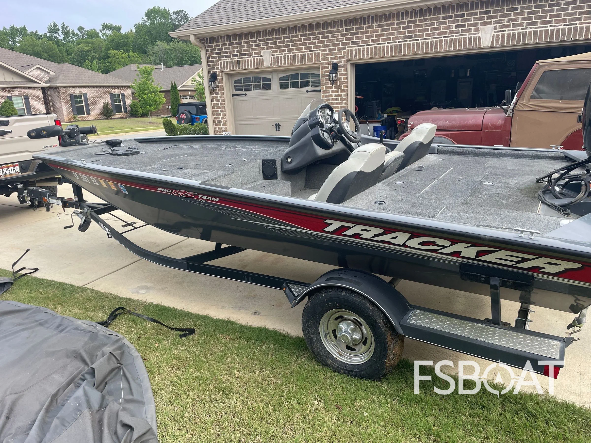 2017 Tracker Pro Team 195 TXW - Media 6