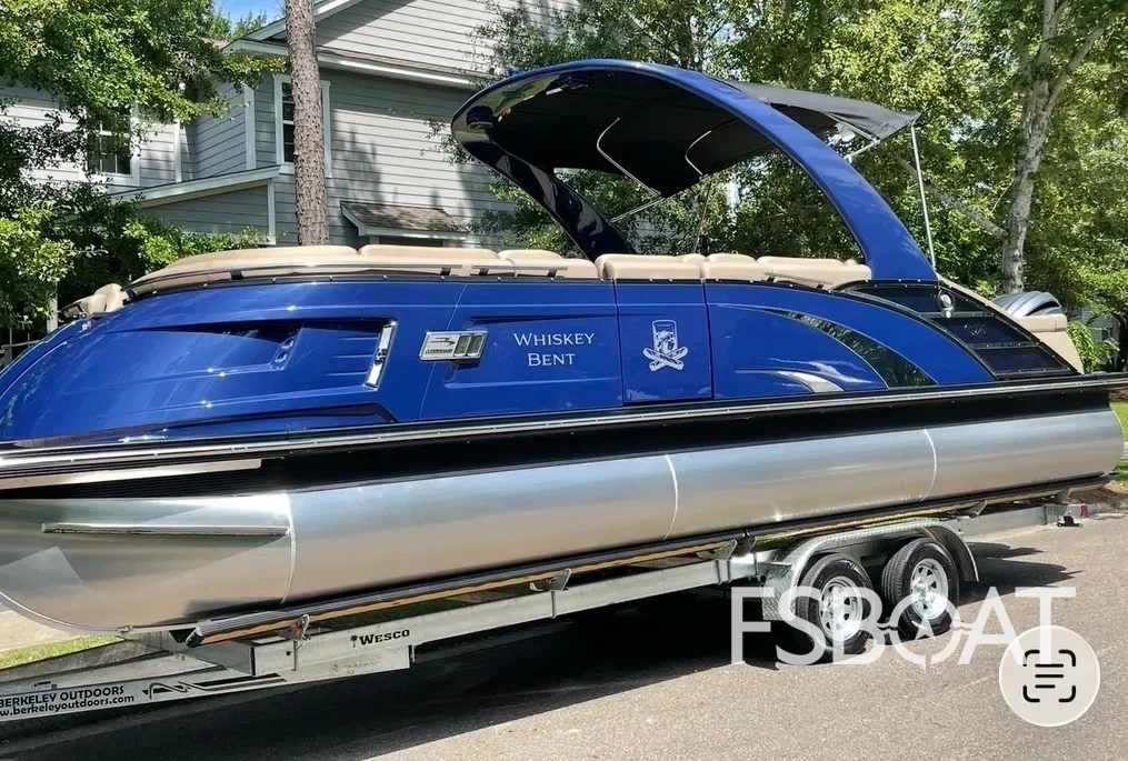2021 Bennington QX 25 Swingback - Media 2