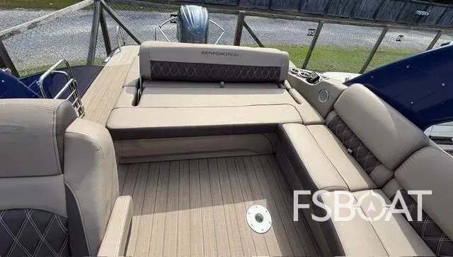 2021 Bennington QX 25 Swingback - Media 10